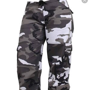 Rothco camouflage white/black/gray pants.  medium